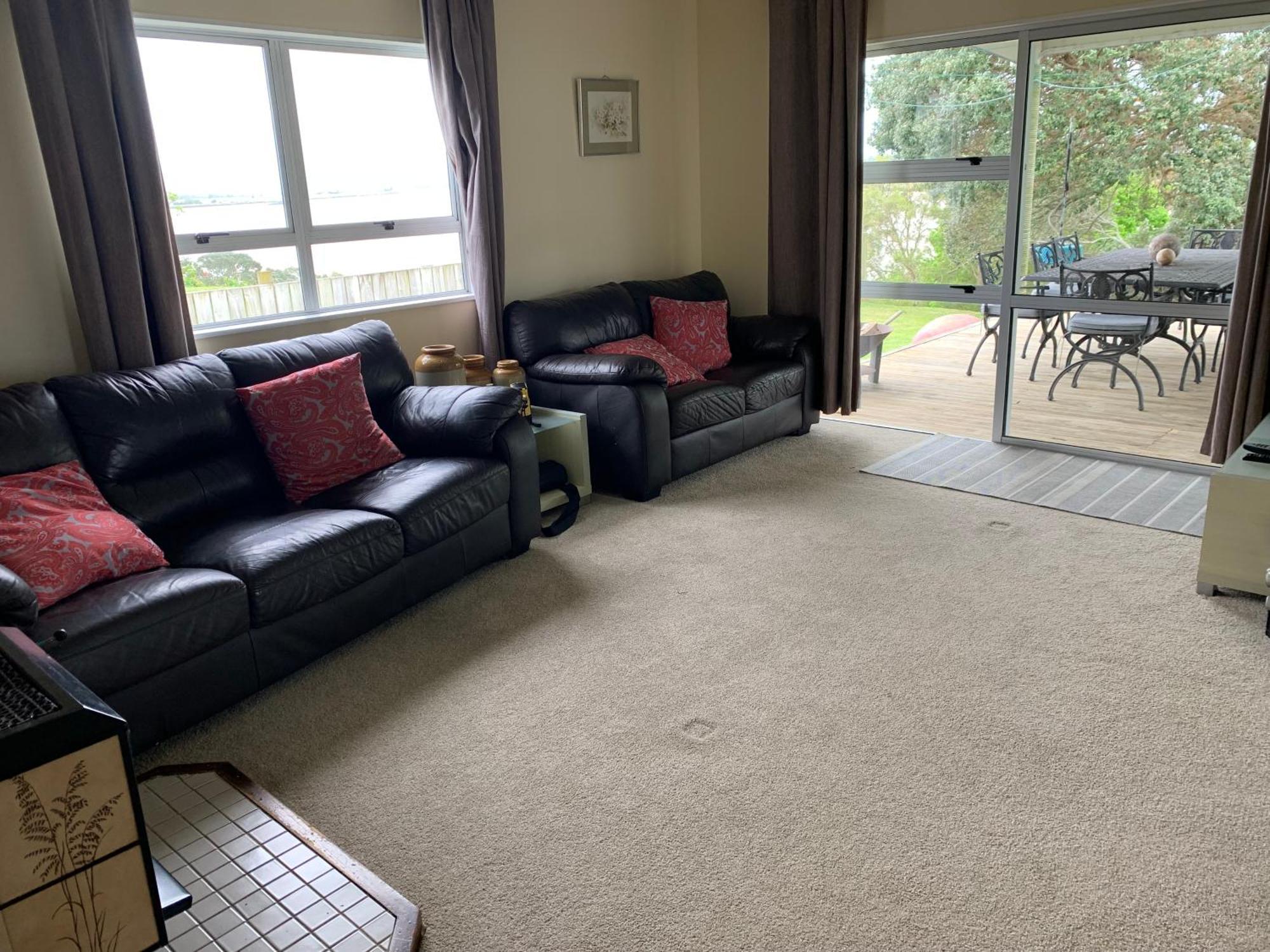 Large Riverfront Home With Spa And Stage Te Kopuru Exterior photo