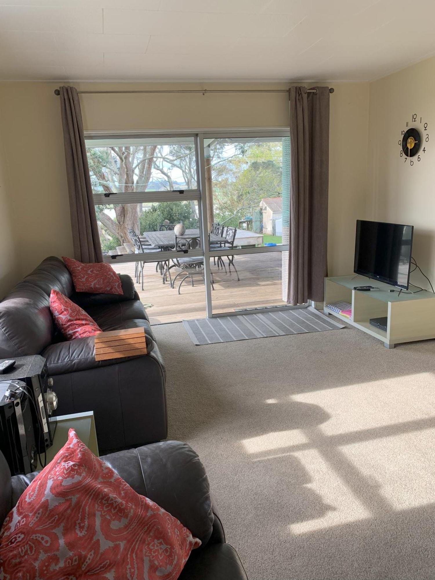 Large Riverfront Home With Spa And Stage Te Kopuru Exterior photo